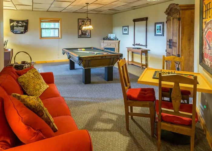 3 Bed 3 Bath Vacation Home In Sylva