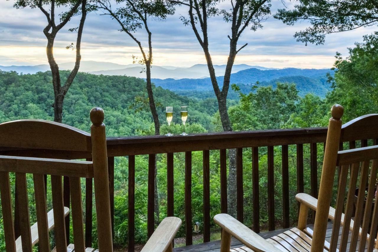 3 Bed 3 Bath Vacation In Sylva